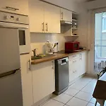 Apartment Parking Prive Gratuit, Balcon, 2 Clermont-Ferrand