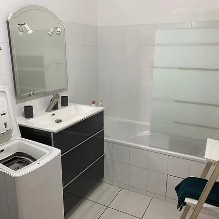 Parking Prive Gratuit, Balcon, 2