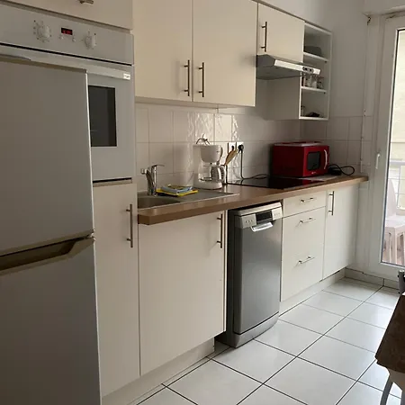 Parking Prive Gratuit, Balcon, 2 Appartement