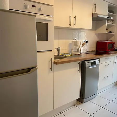 Appartement Parking Prive Gratuit, Balcon, 2 *